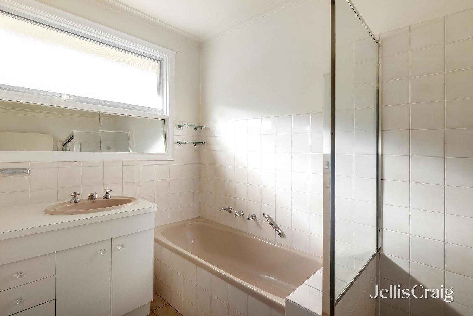 2/1 Corhampton Road, Balwyn North image 5