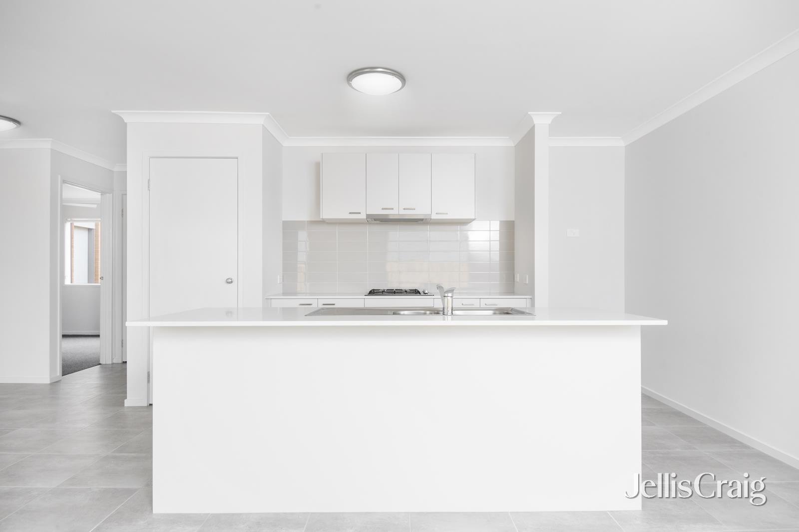 21 Cortina Drive, Winter&nbsp;Valley image 2