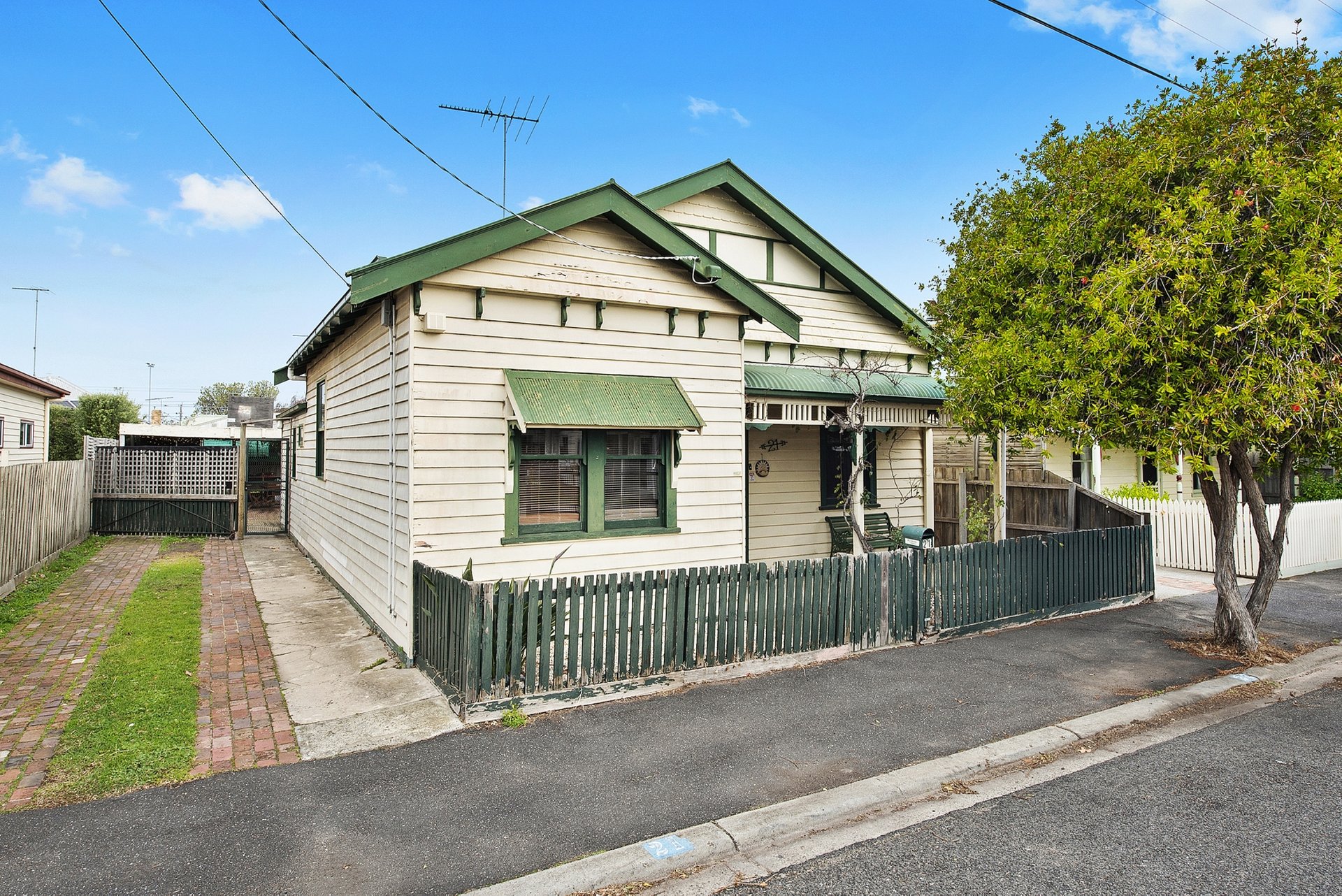 21 Darling Street, East Geelong image 1