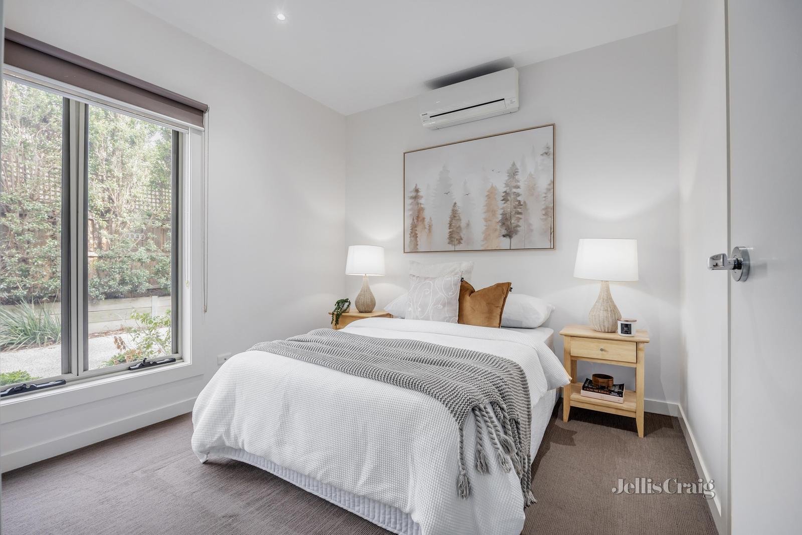 2/1 Derreck Avenue, Bulleen image 6