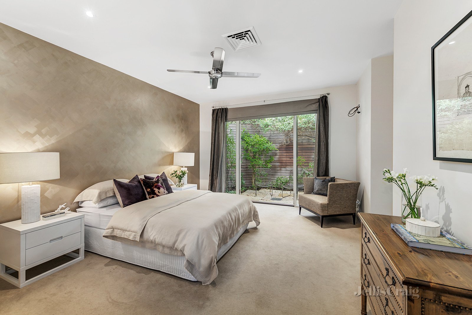 2/1 Elm Street, Surrey Hills image 6