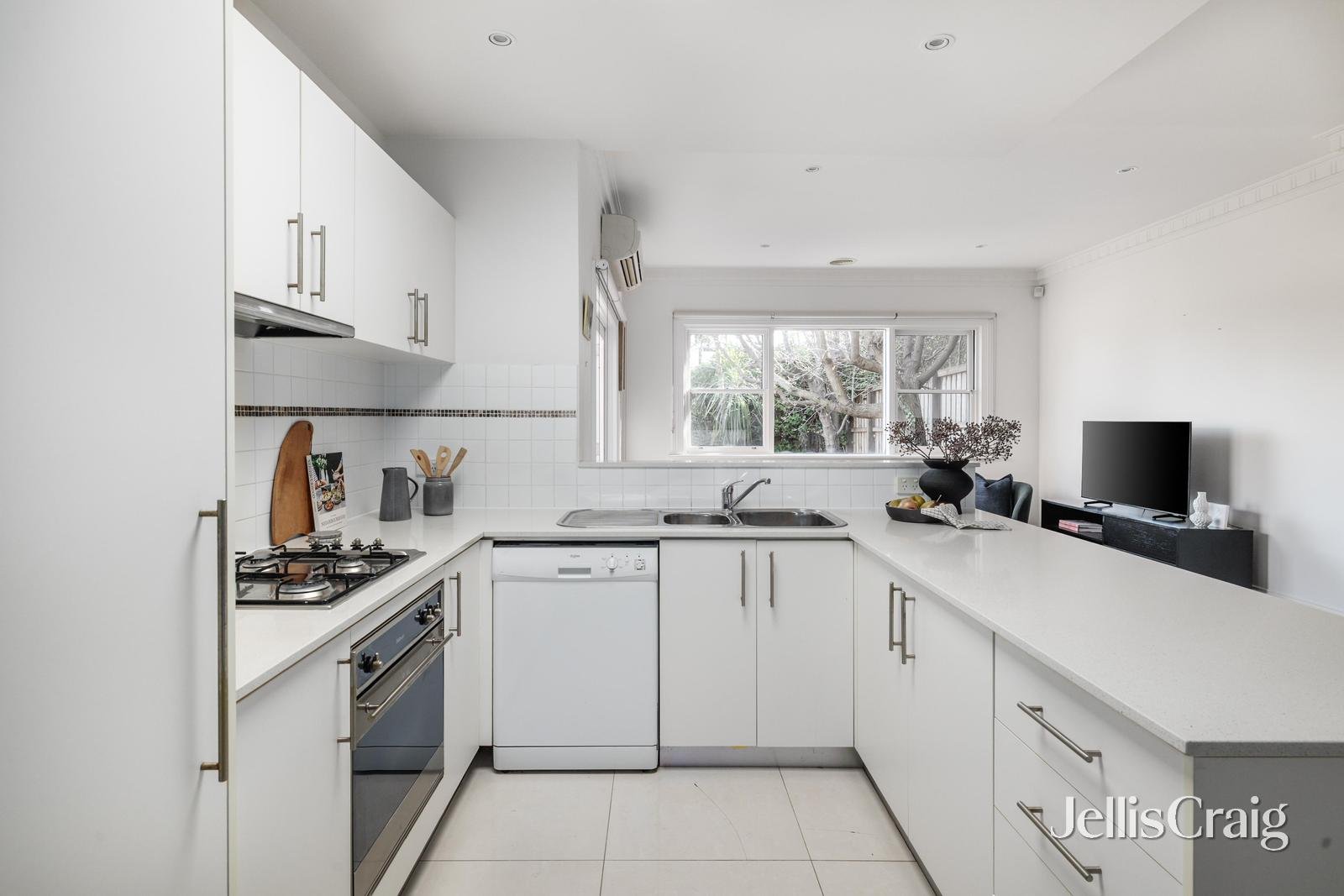 21 Empress Road, St&nbsp;Kilda&nbsp;East image 4