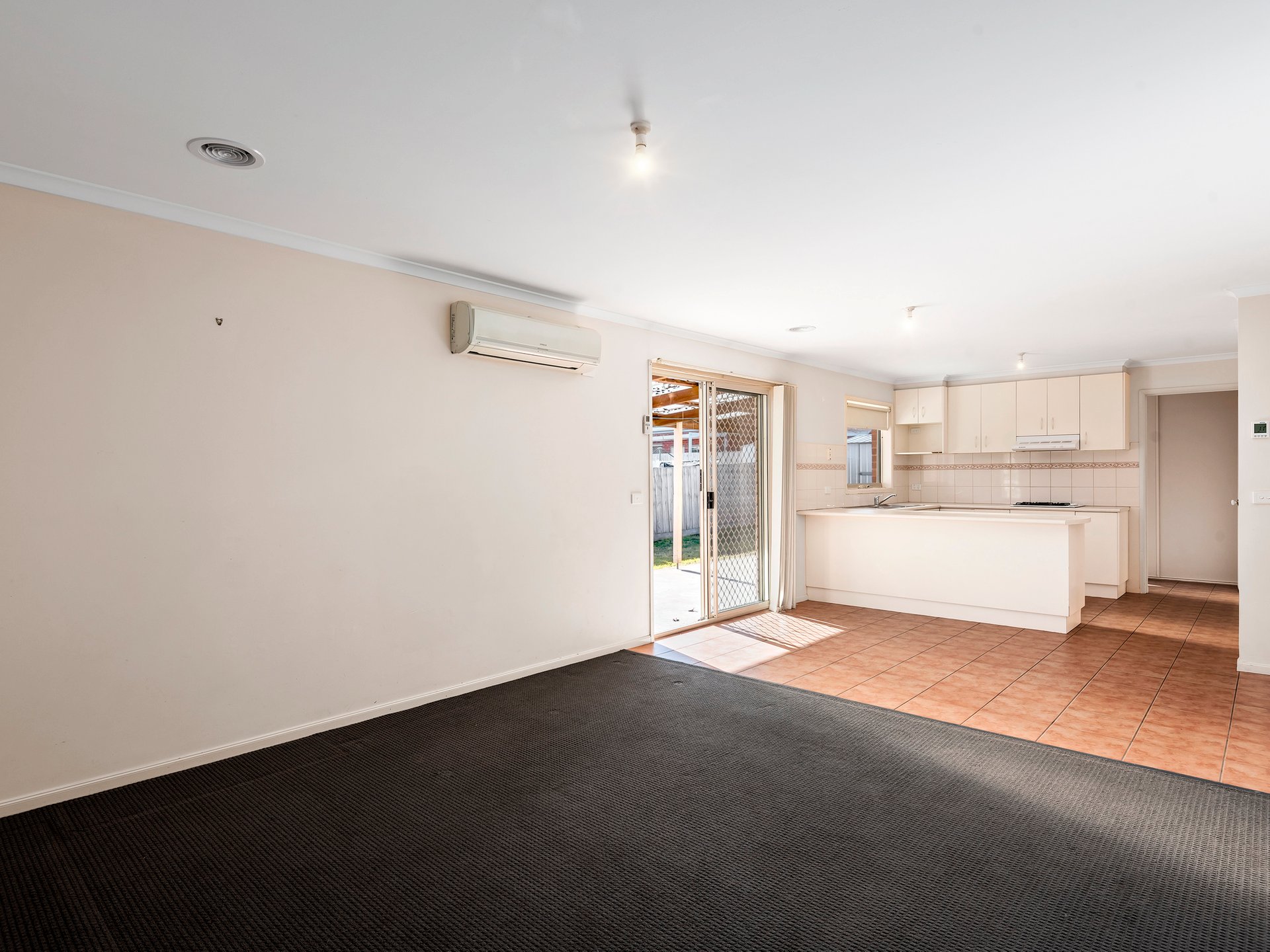 Property Gallery Thumbnail 3