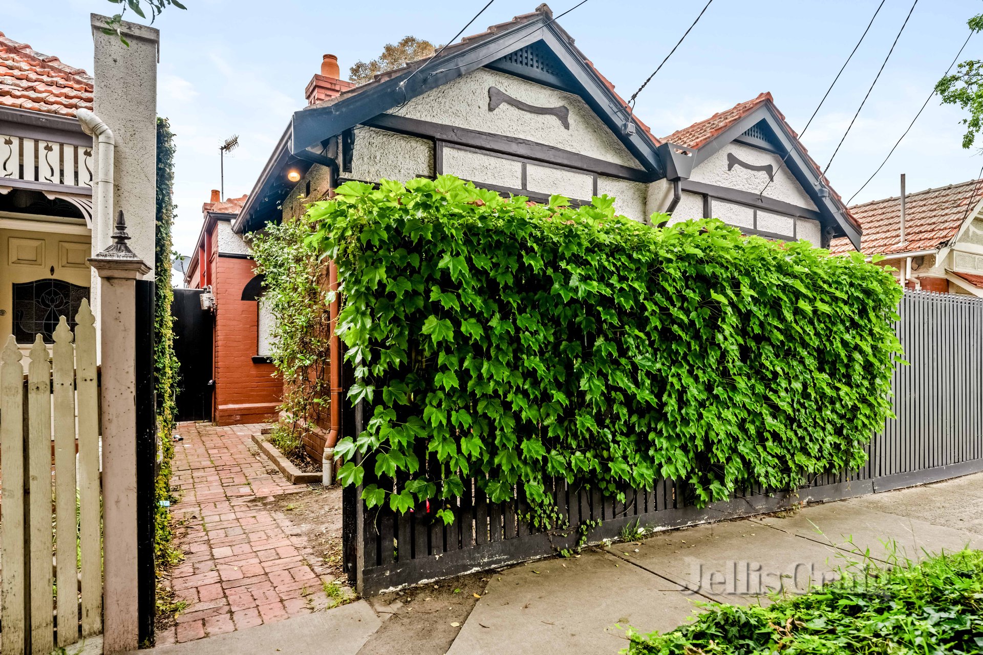 21 Fern Avenue, Windsor image 1