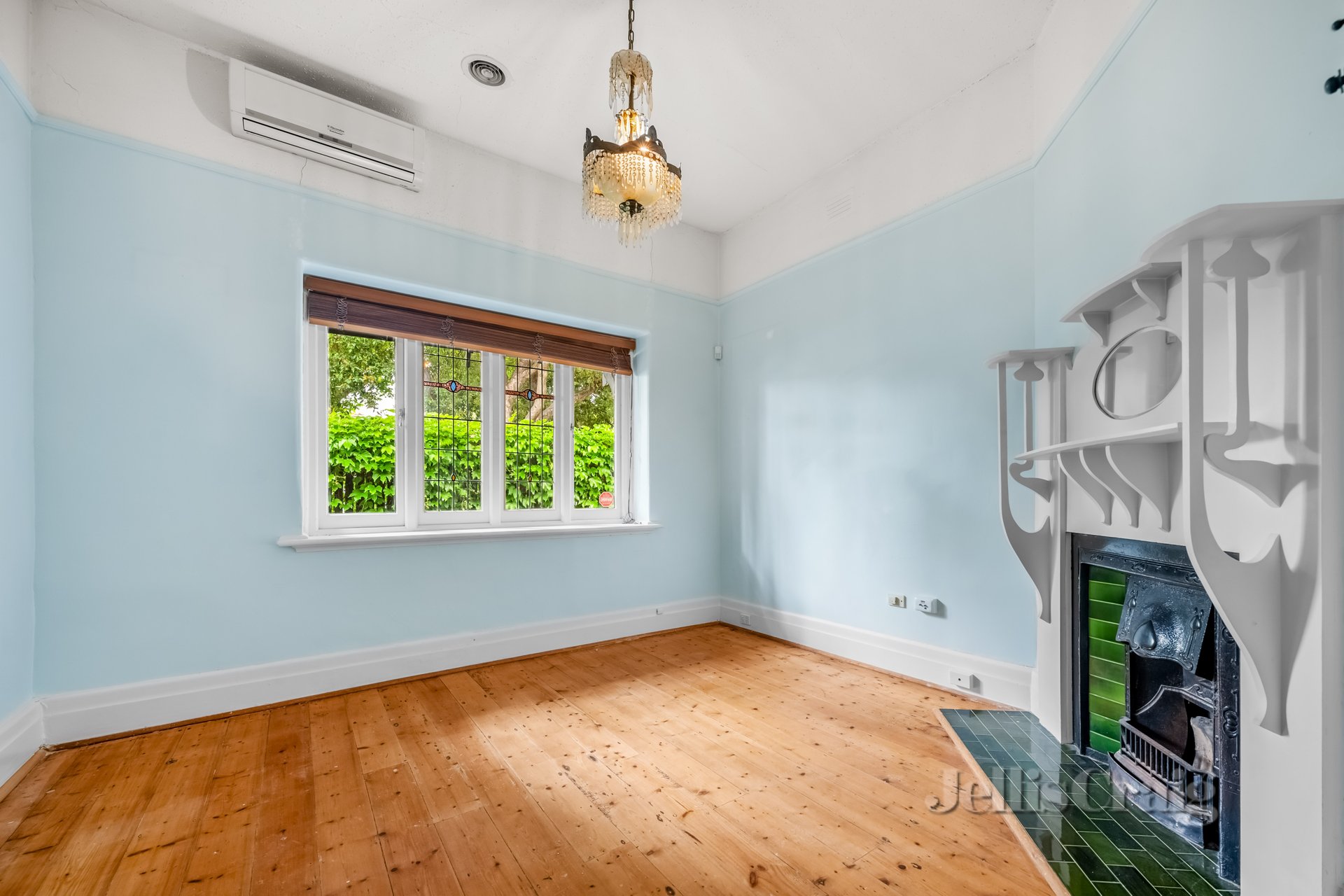 21 Fern Avenue, Windsor image 2