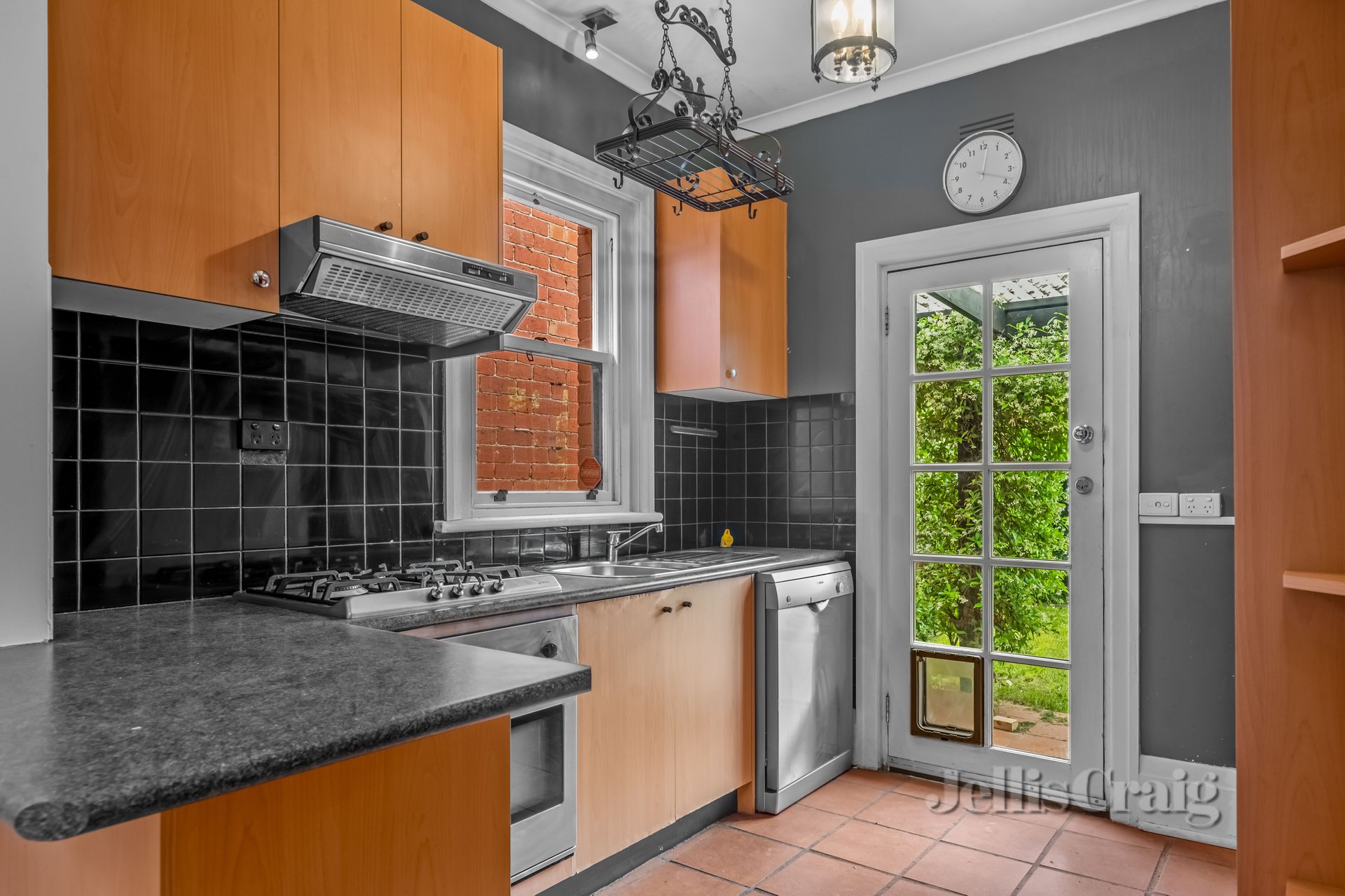 21 Fern Avenue, Windsor image 5