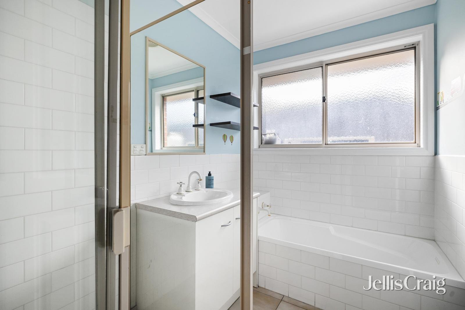 2/1 Findon Court, Highett image 8
