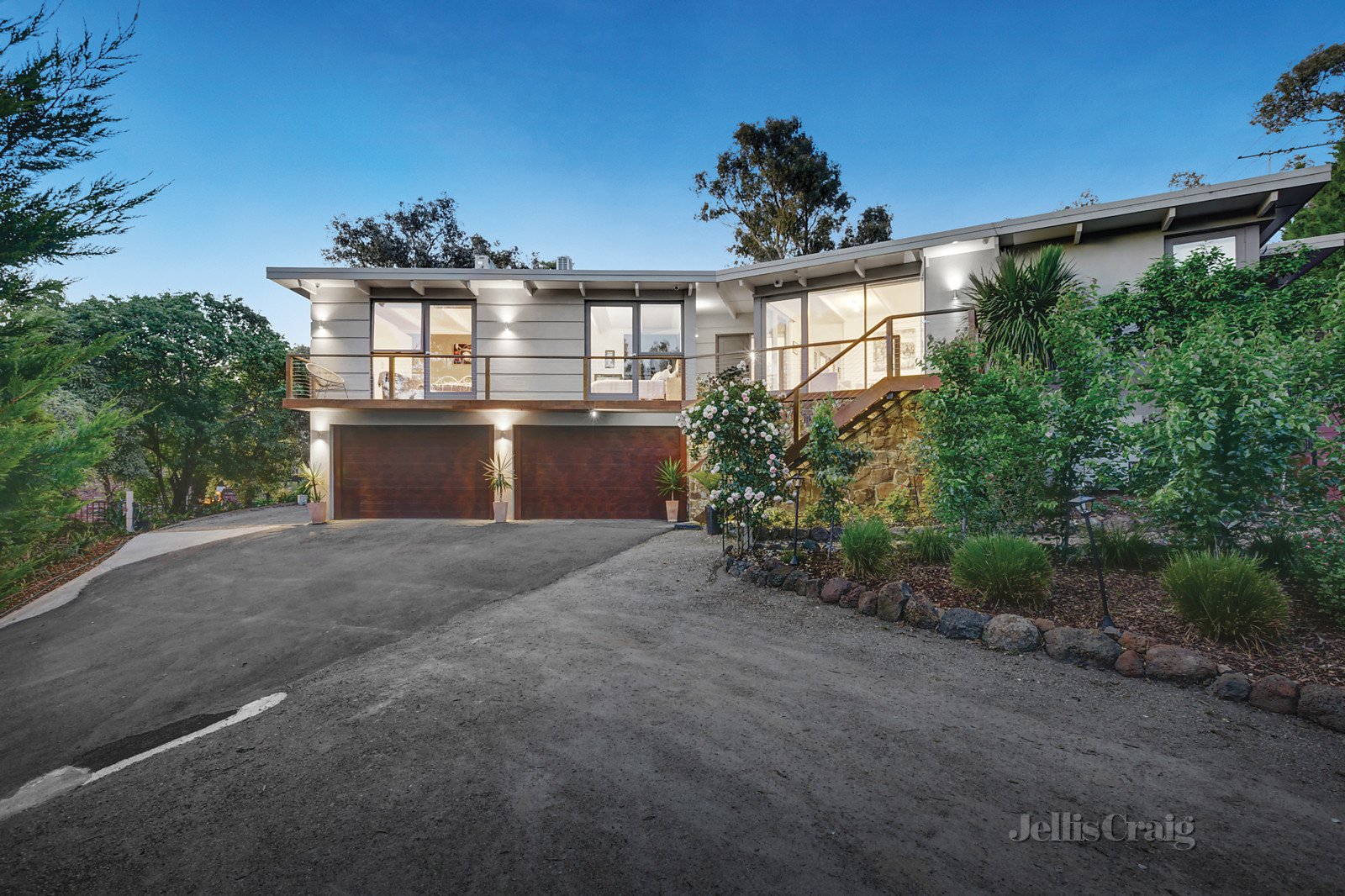 21 Floods Road, North Warrandyte image 2