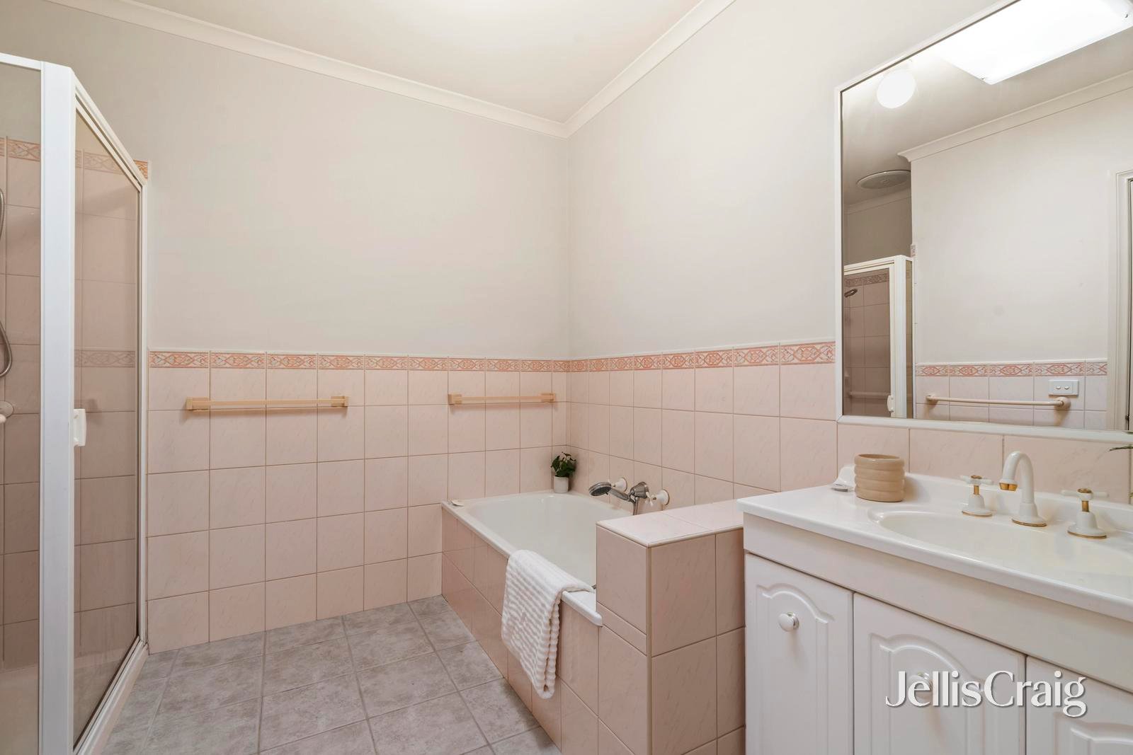 2/1 Ford Street, Ringwood image 7