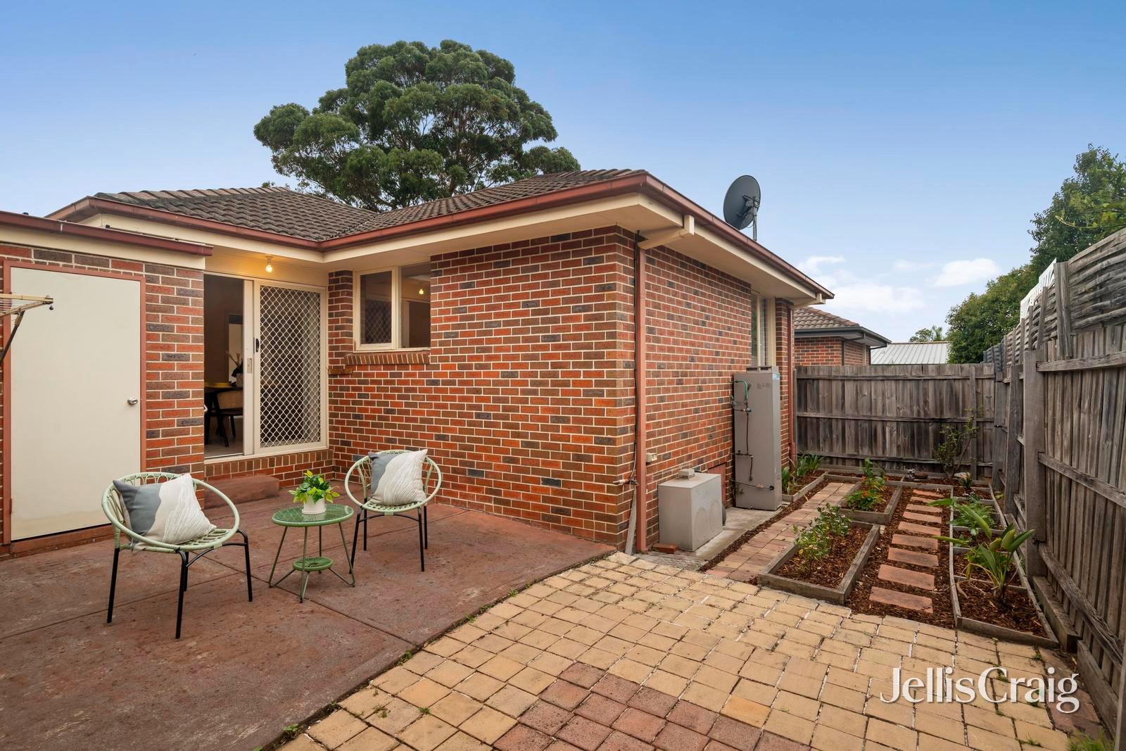 2/1 Ford Street, Ringwood image 9