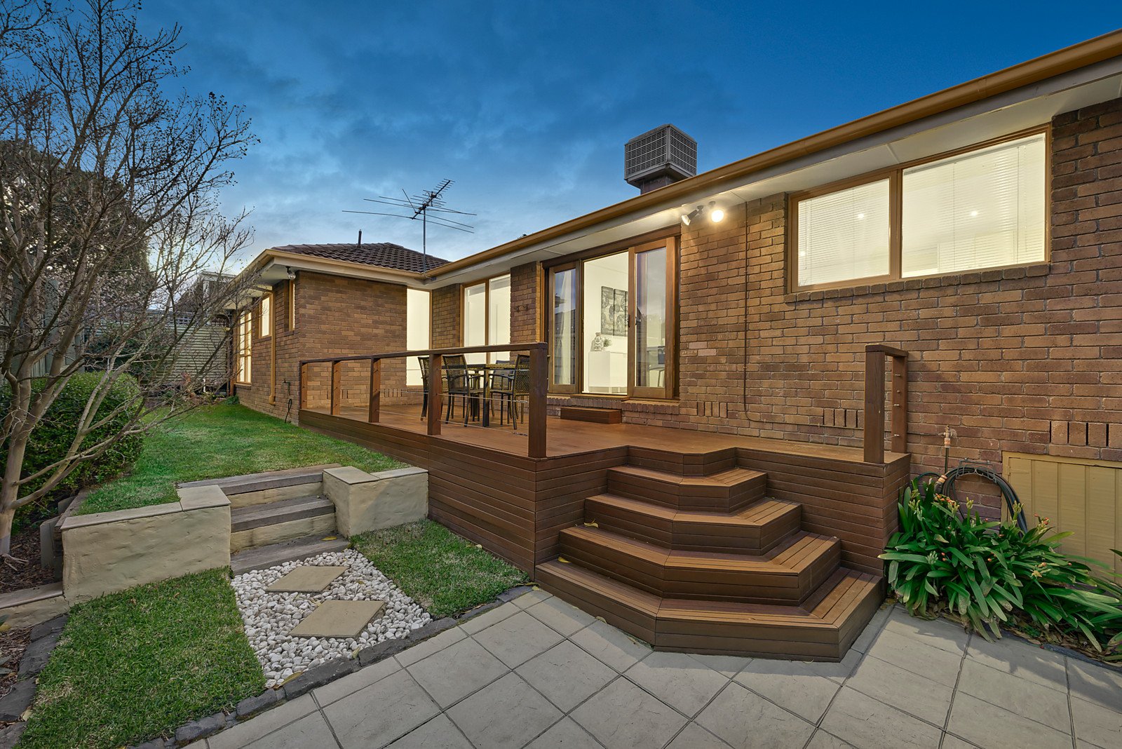 2/1 Frankcom Street, Blackburn image 6