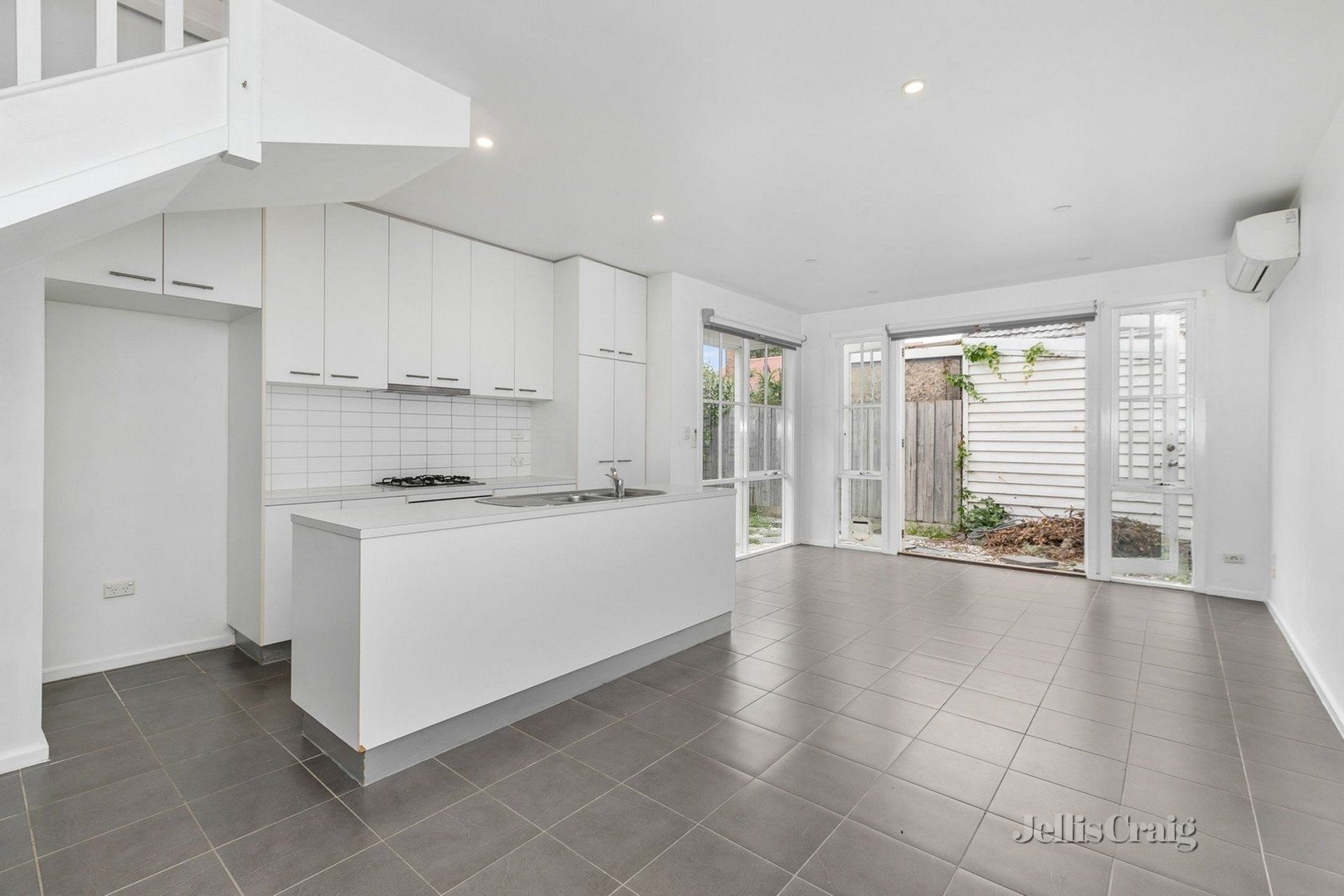 21 Galatea Court, Williamstown image 3