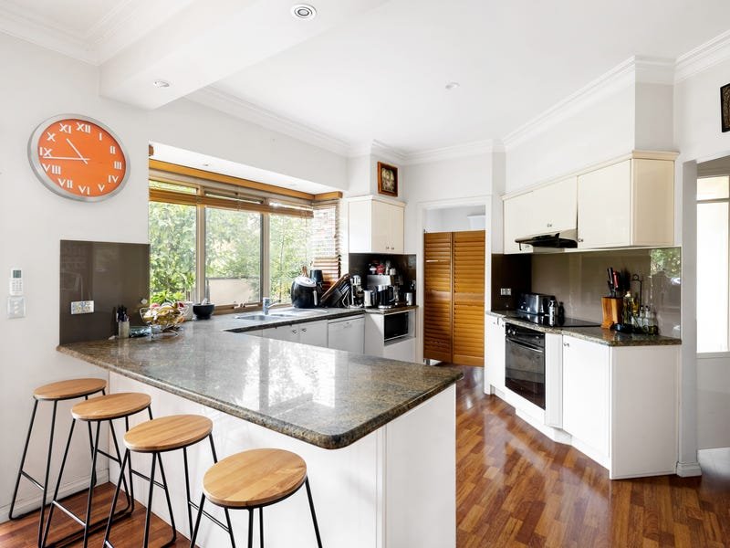 Property Gallery Thumbnail 3