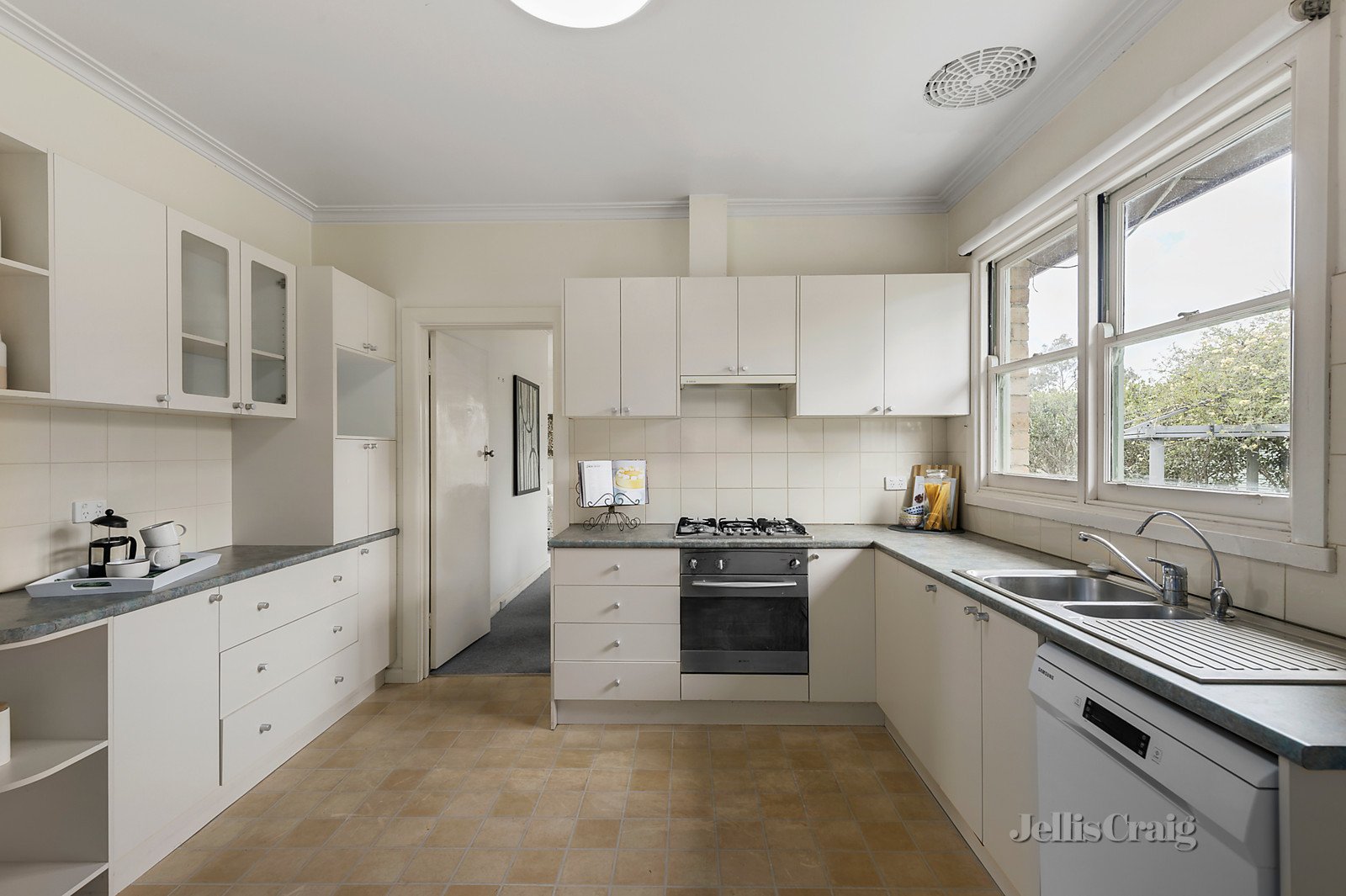 21 Gardenia Road, Balwyn North image 5