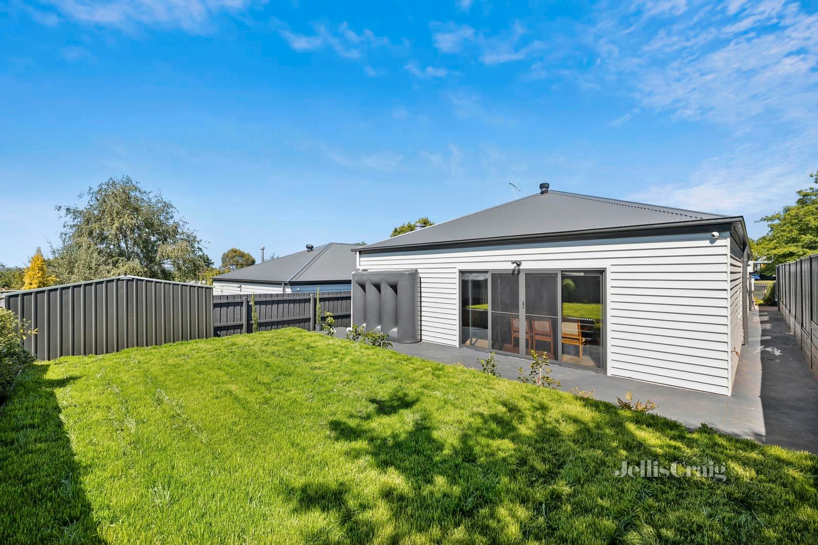 2/1 Grenville Street, Daylesford image 3