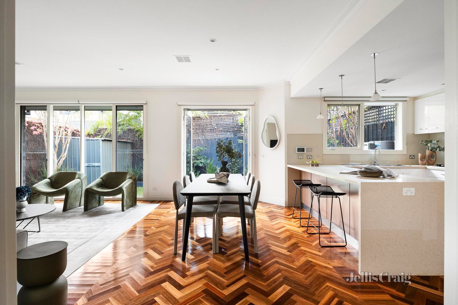 21 Guildford Road, Surrey Hills image 2