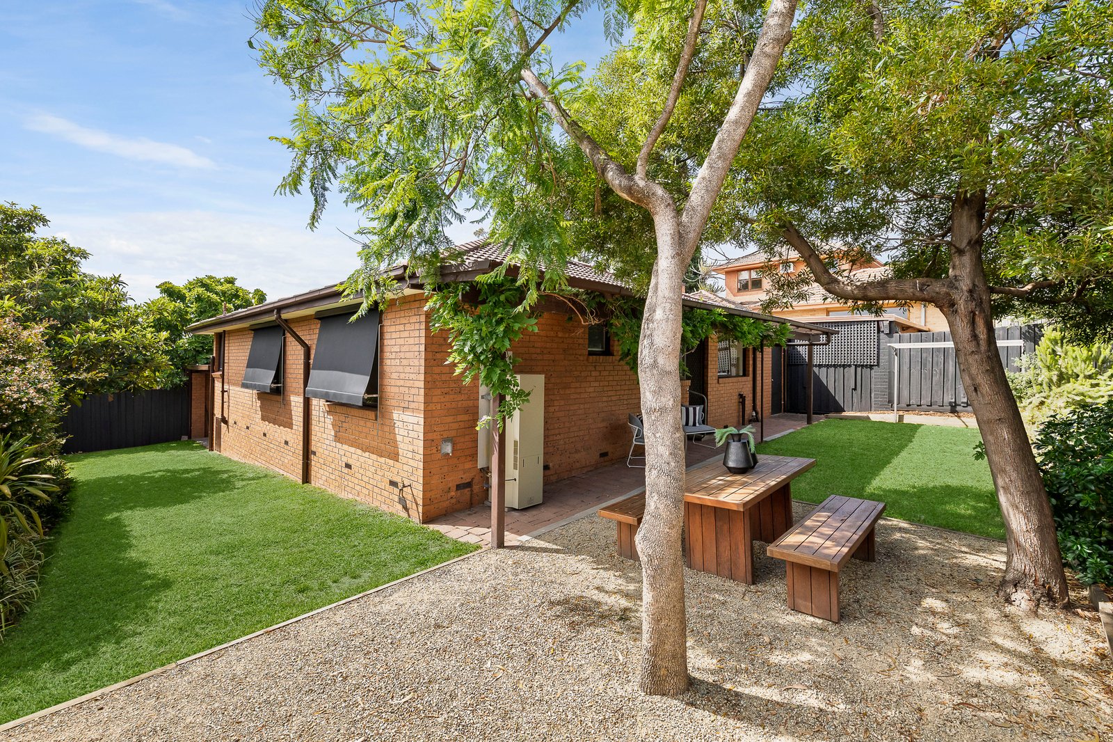 2/1 Halley Avenue