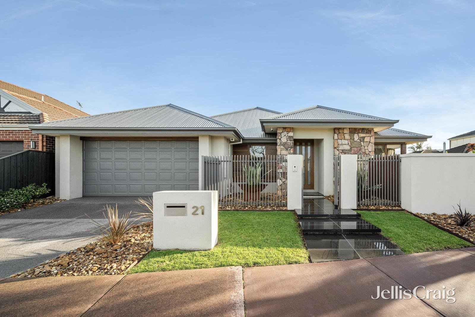 21 Harbour Drive, Patterson Lakes image 1
