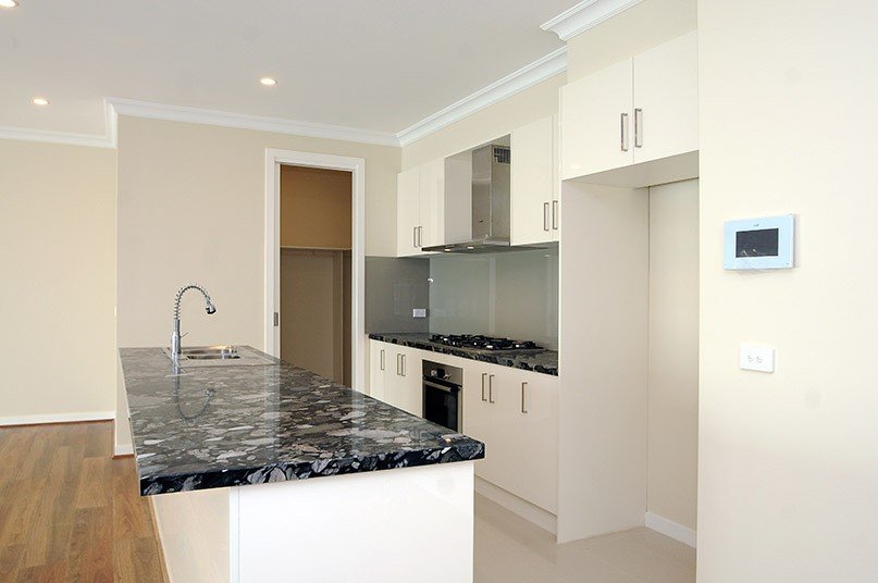 21 Harvie Street, Glen Waverley image 1