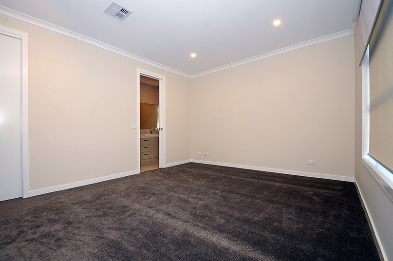 21 Harvie Street, Glen Waverley image 4