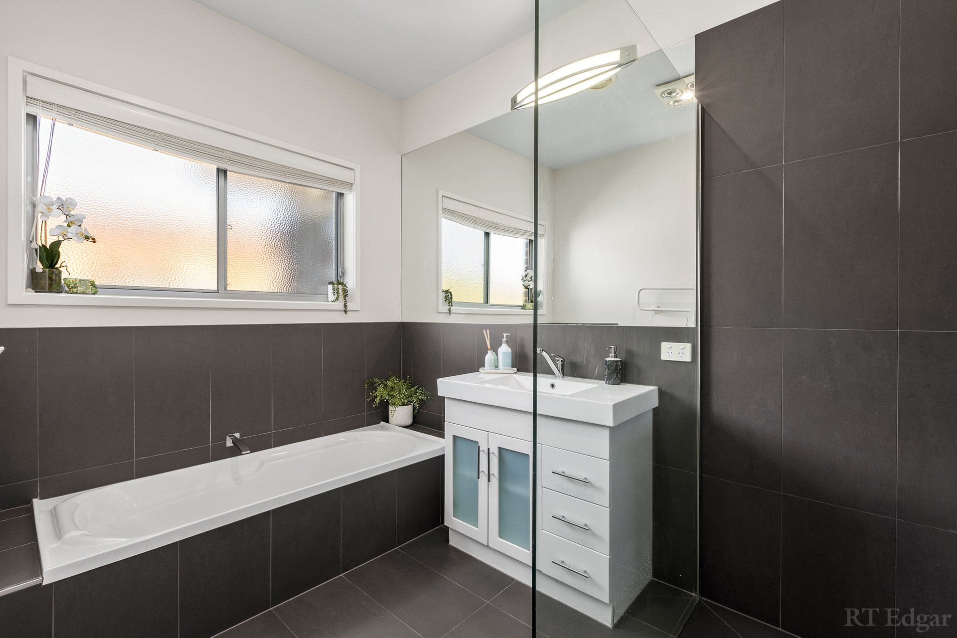 Property Gallery Thumbnail 8