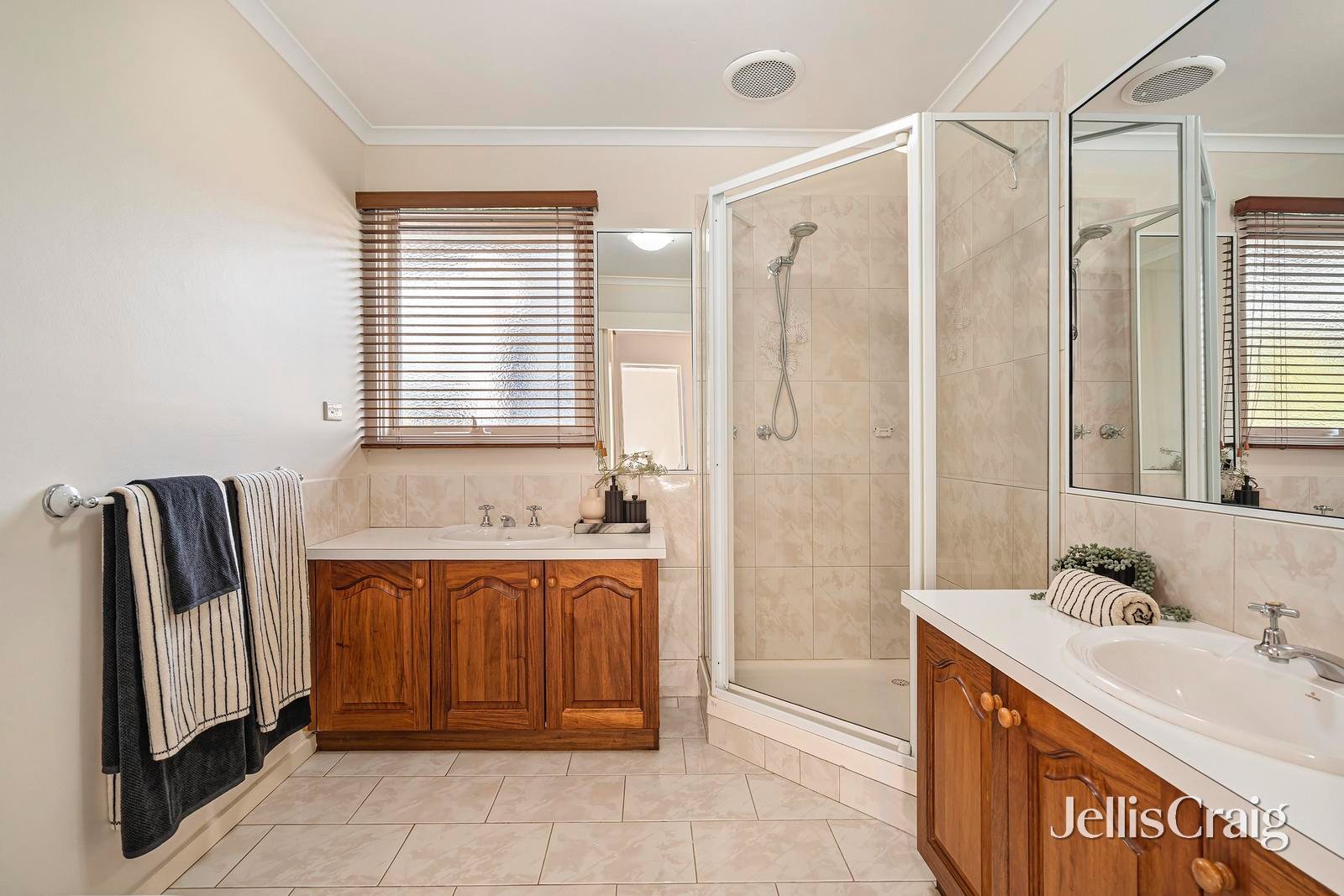 21 Highfield Avenue, Warranwood image 11