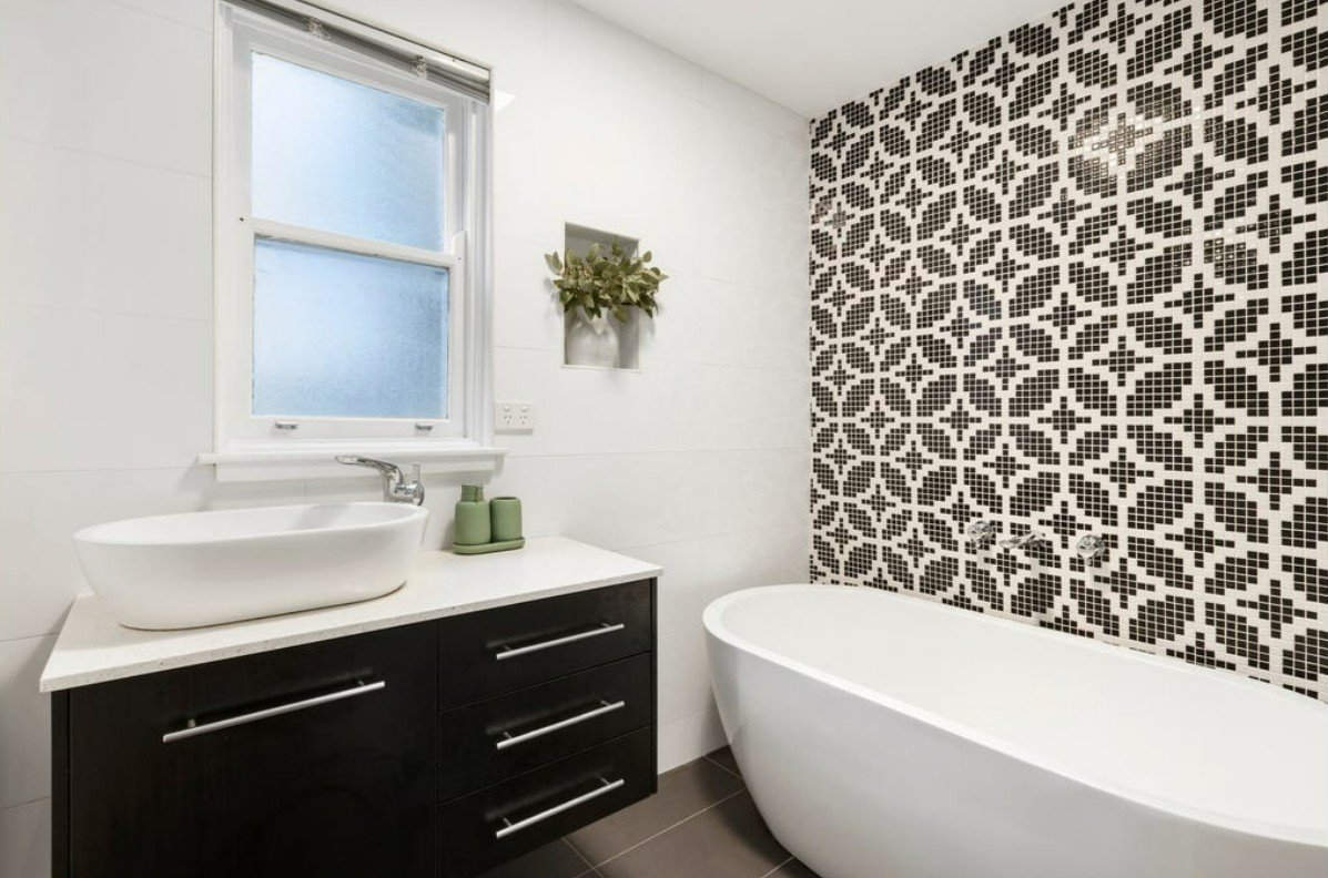 2/1 Hughenden Road, St Kilda East image 7