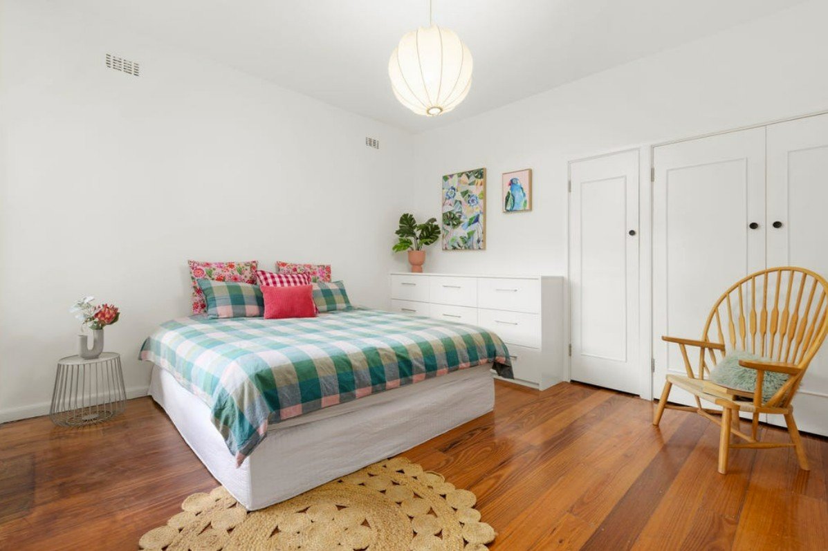 2/1 Hughenden Road, St Kilda East image 6