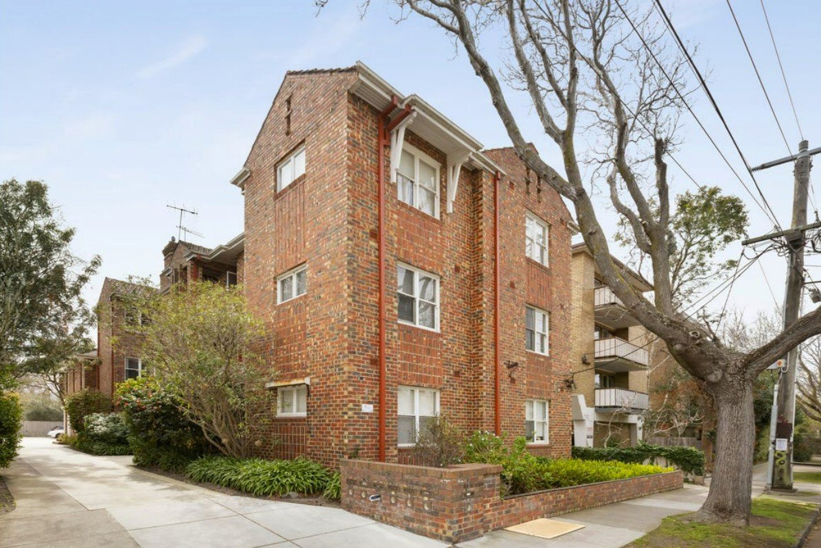 2/1 Hughenden Road, St Kilda East image 8