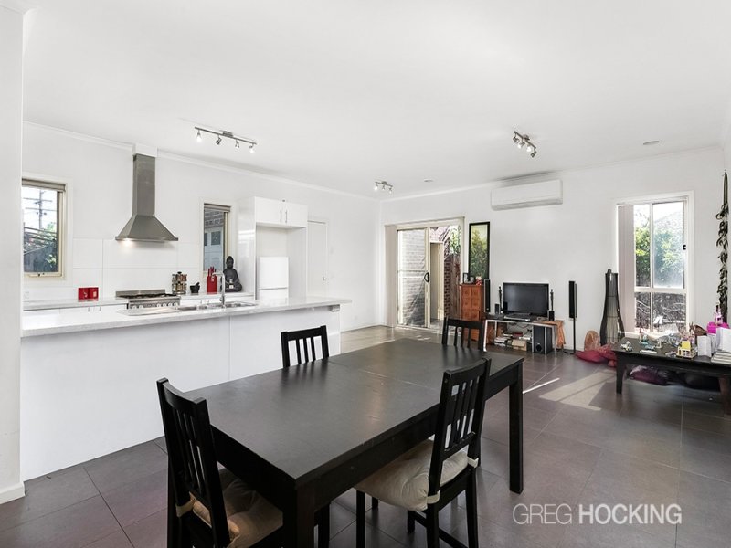 2/1 Huxtable Avenue, Altona North image 2