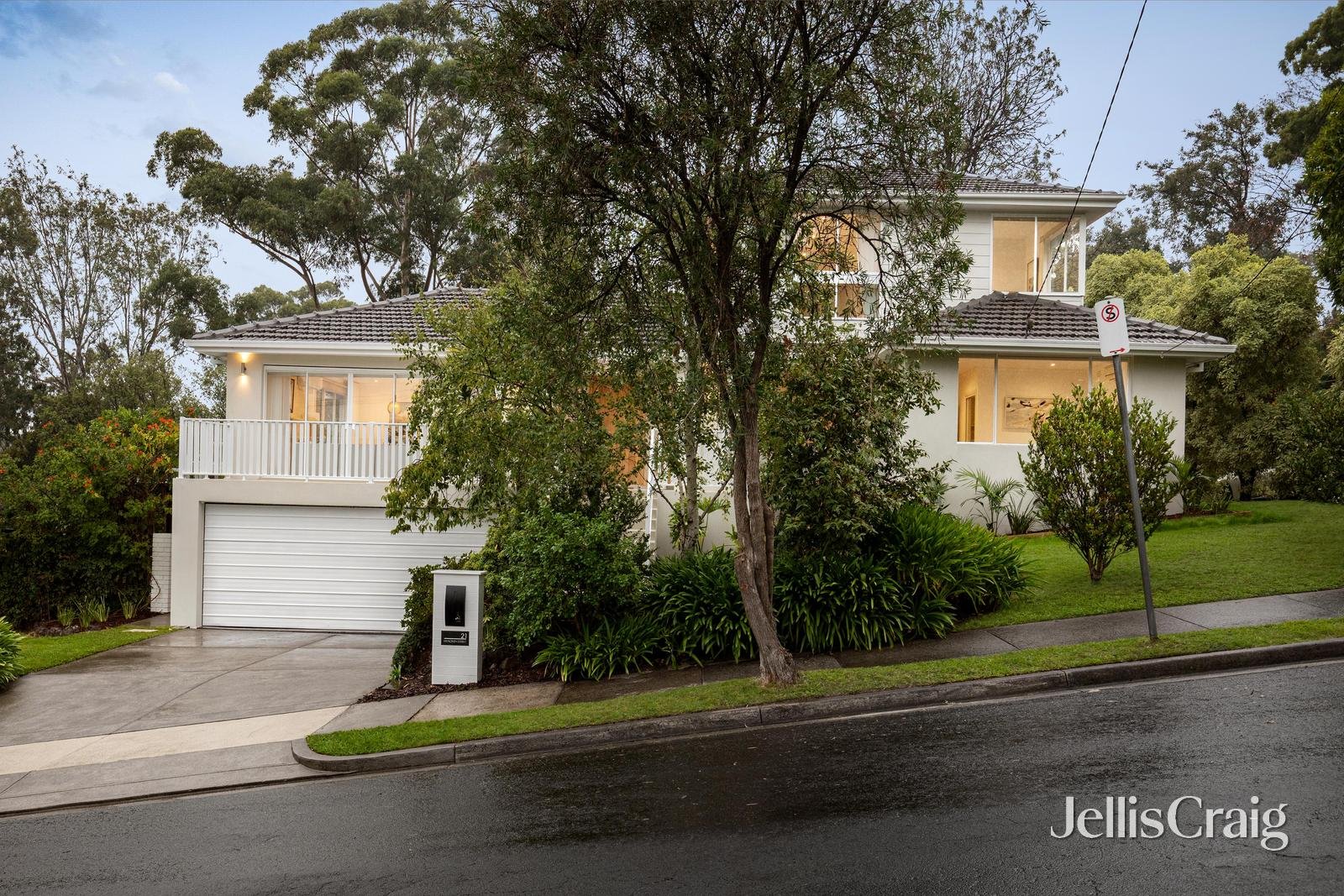 21 Hyacinth Street, Briar&nbsp;Hill image 1