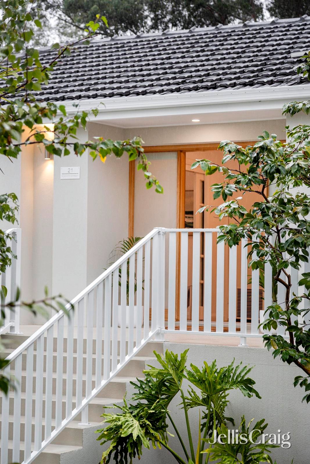 21 Hyacinth Street, Briar&nbsp;Hill image 3