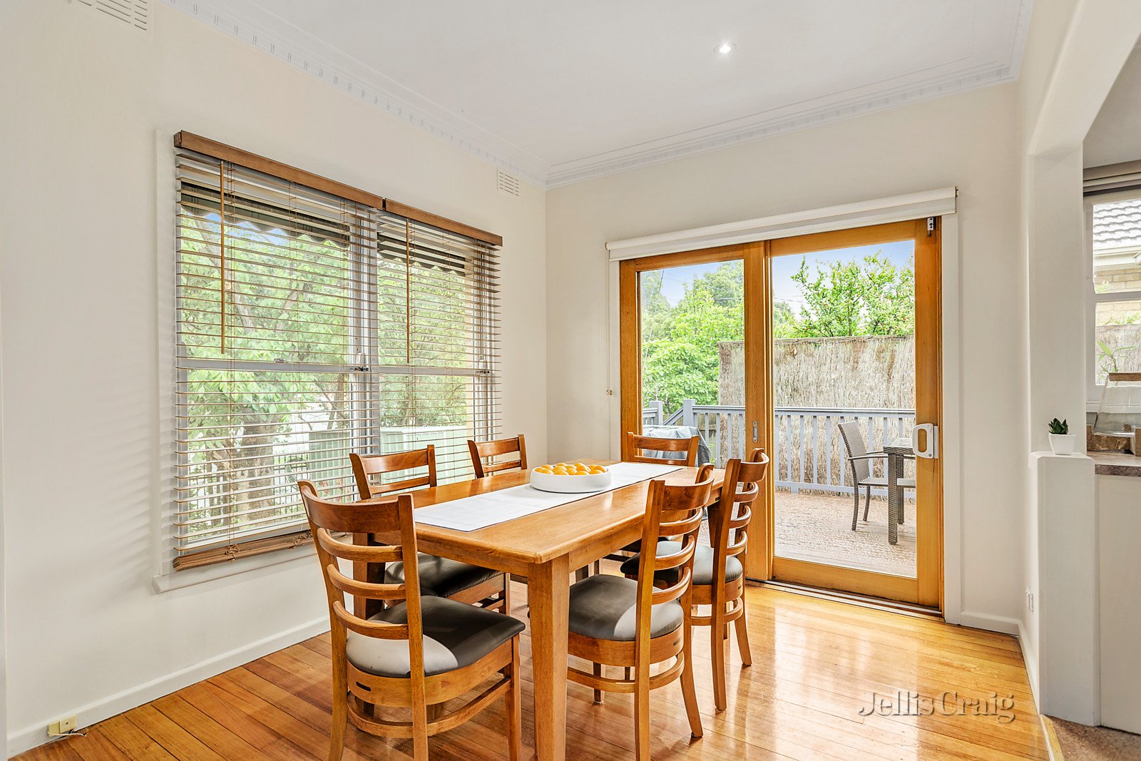 21 Inverness Avenue, Burwood image 4