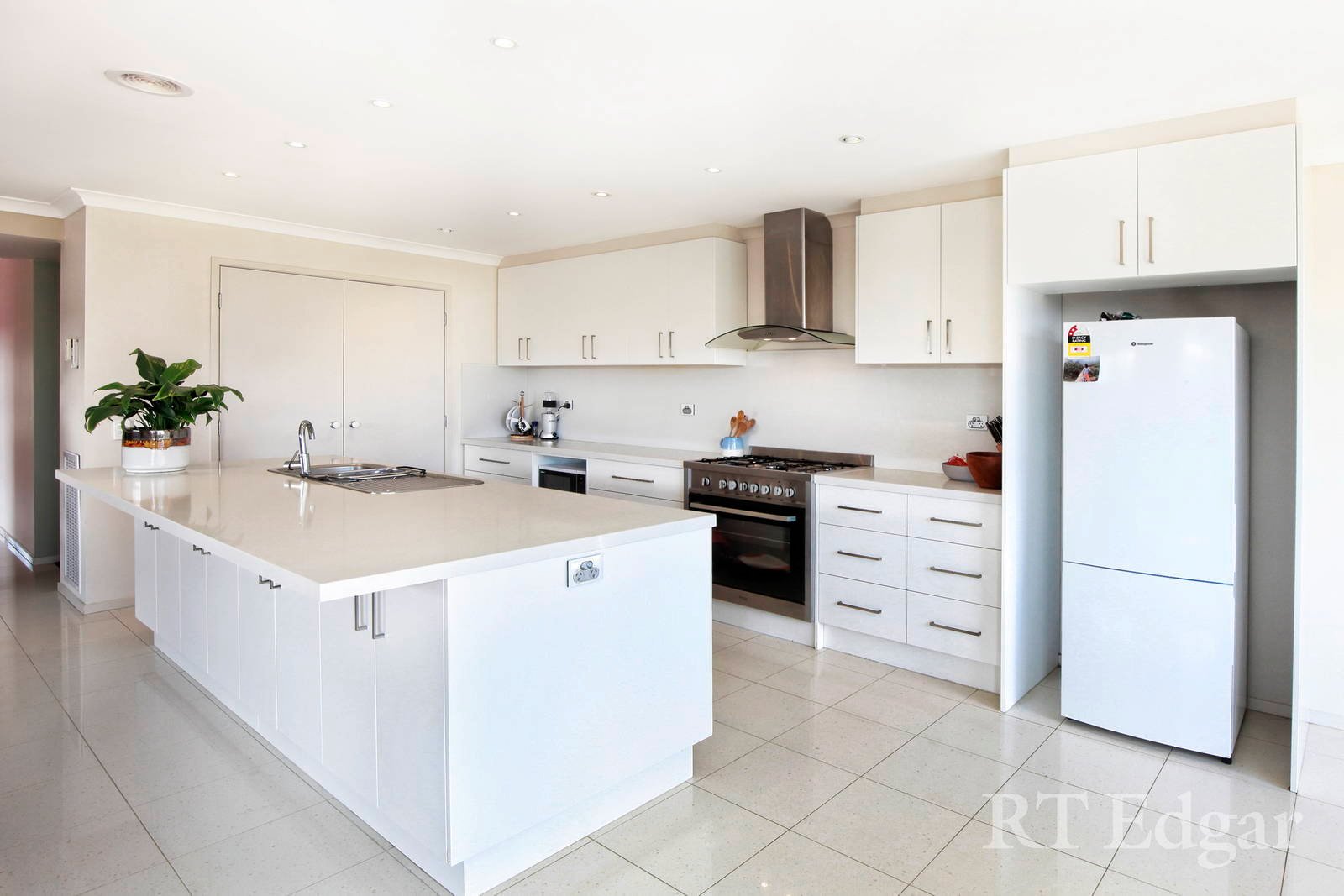 Property Gallery Thumbnail 3
