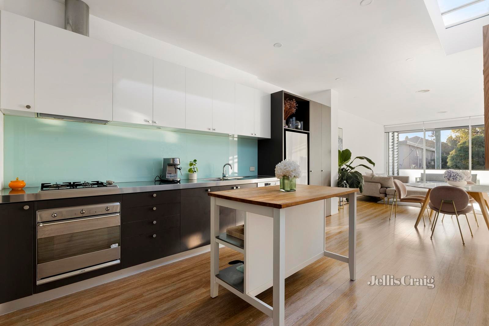 21 John Street, Elwood image 2