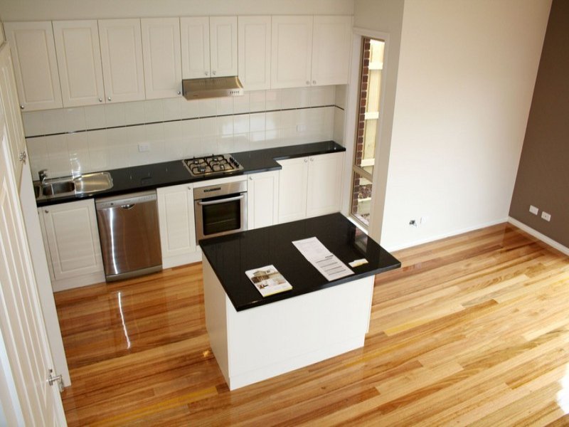 2/1 Joyhill Avenue, Box Hill South image 2