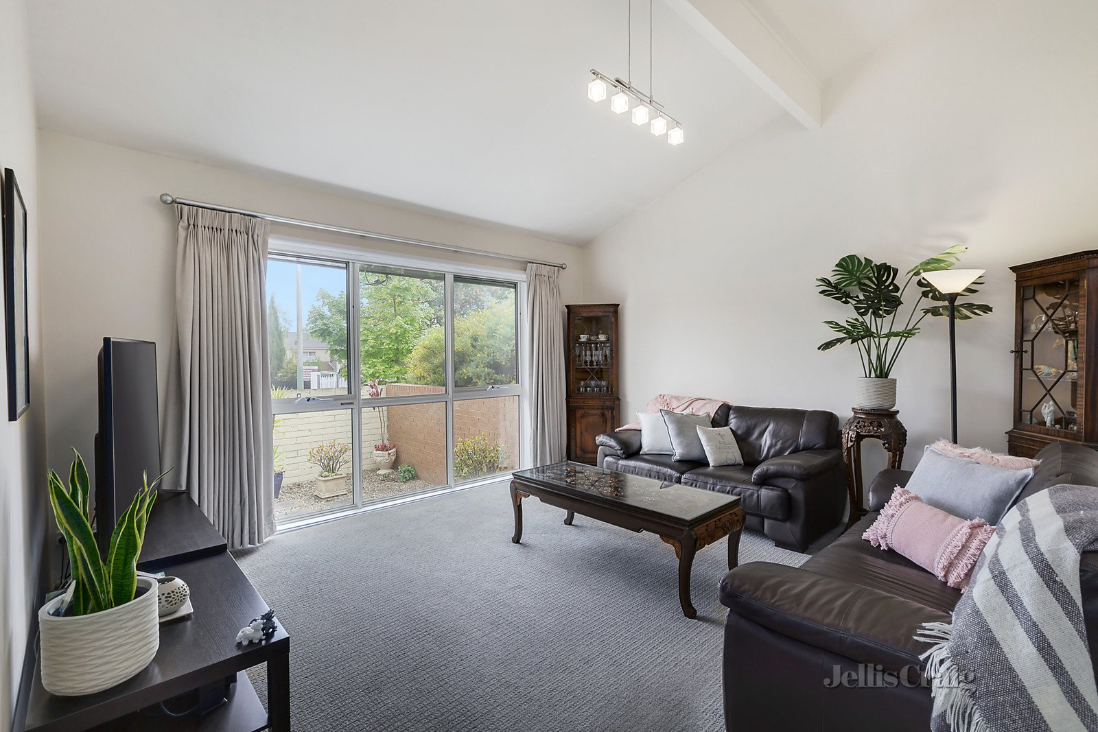 2/1 Jurang Street, Balwyn image 1