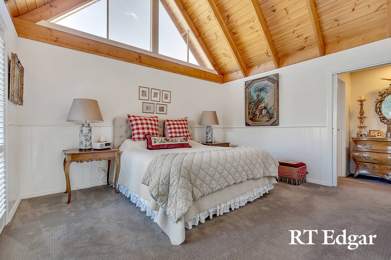 Property Gallery Thumbnail 9