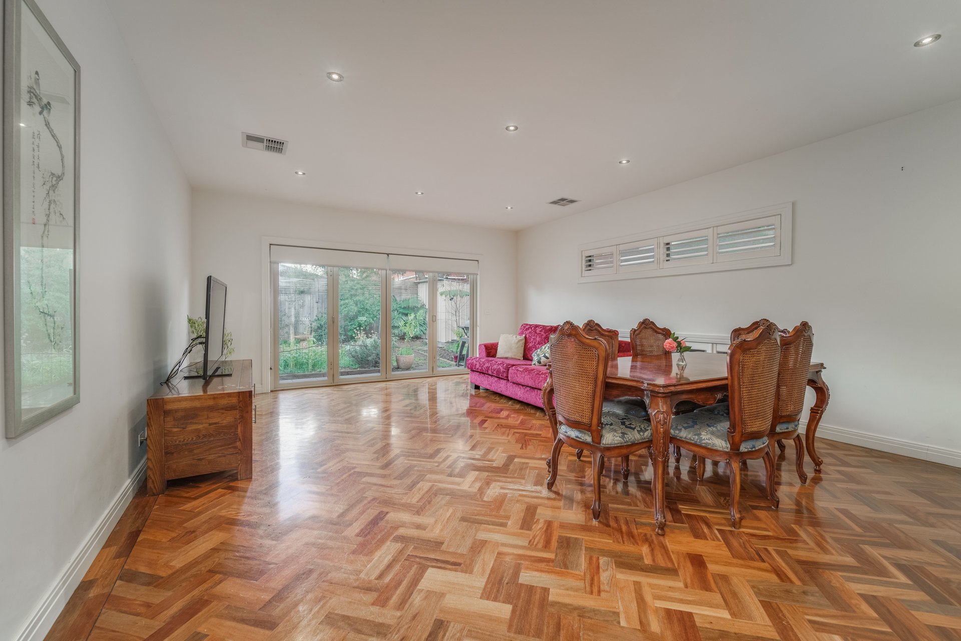 2/1 Kemp Avenue, Mount Waverley image 3