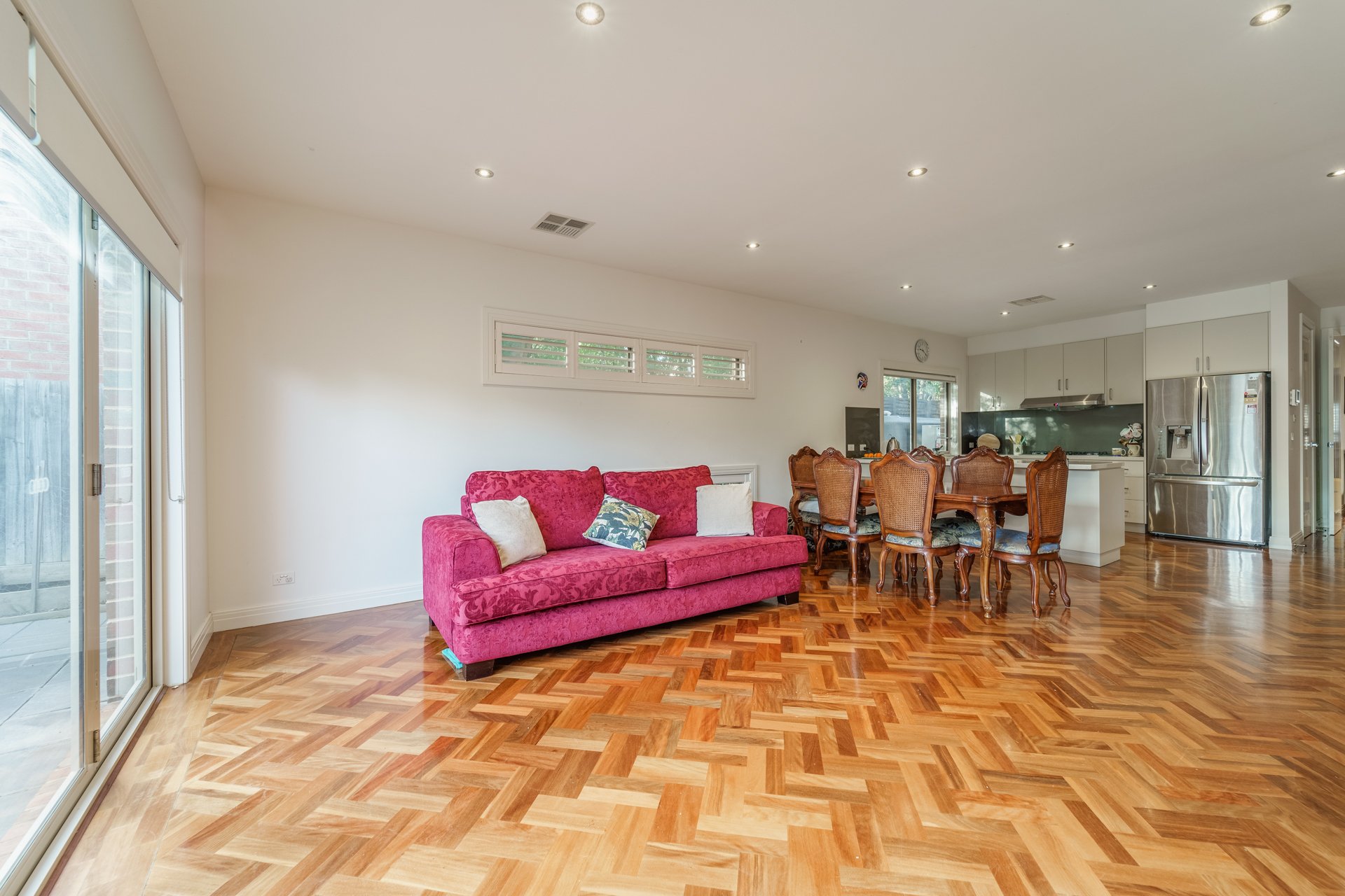 2/1 Kemp Avenue, Mount Waverley image 4