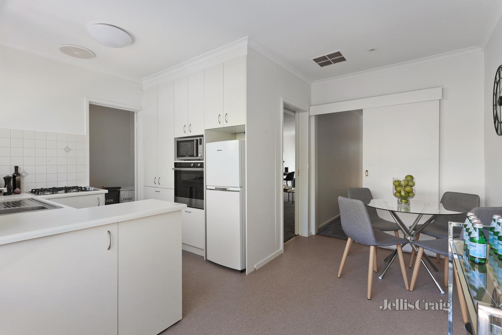 2/1 Kingsley Street, Camberwell image 4