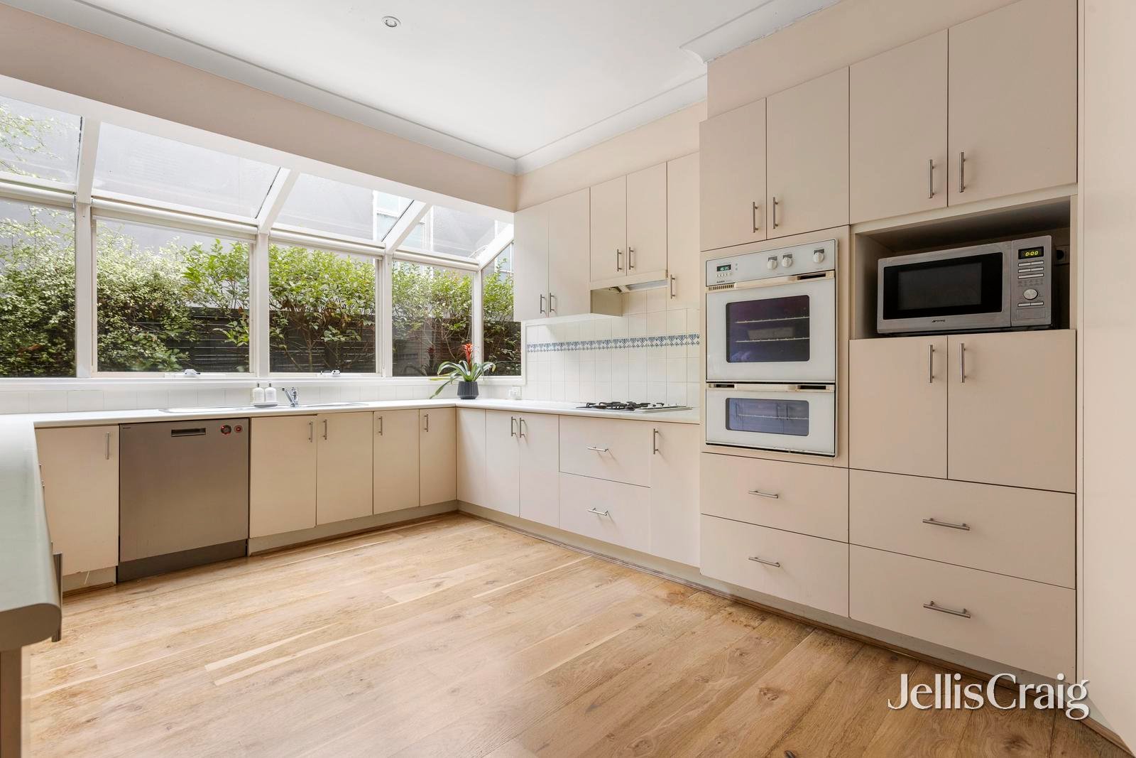 21 Kitchener Street, Deepdene image 6