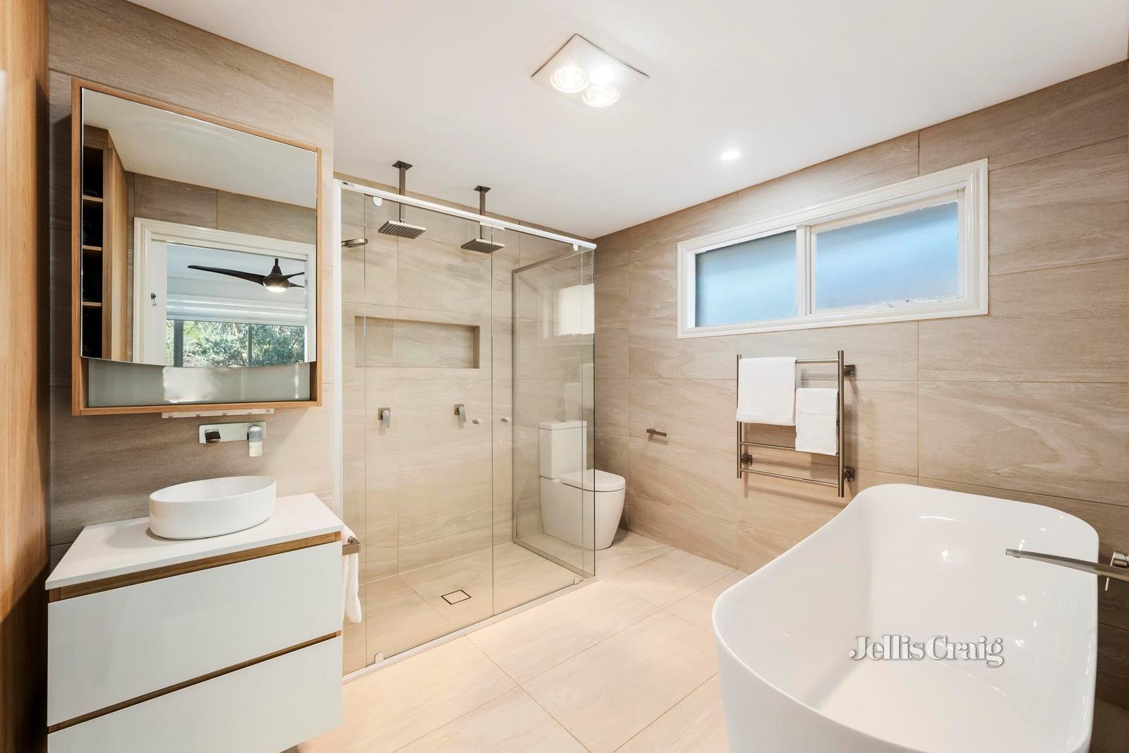 21 Knee Lane, Croydon North image 6