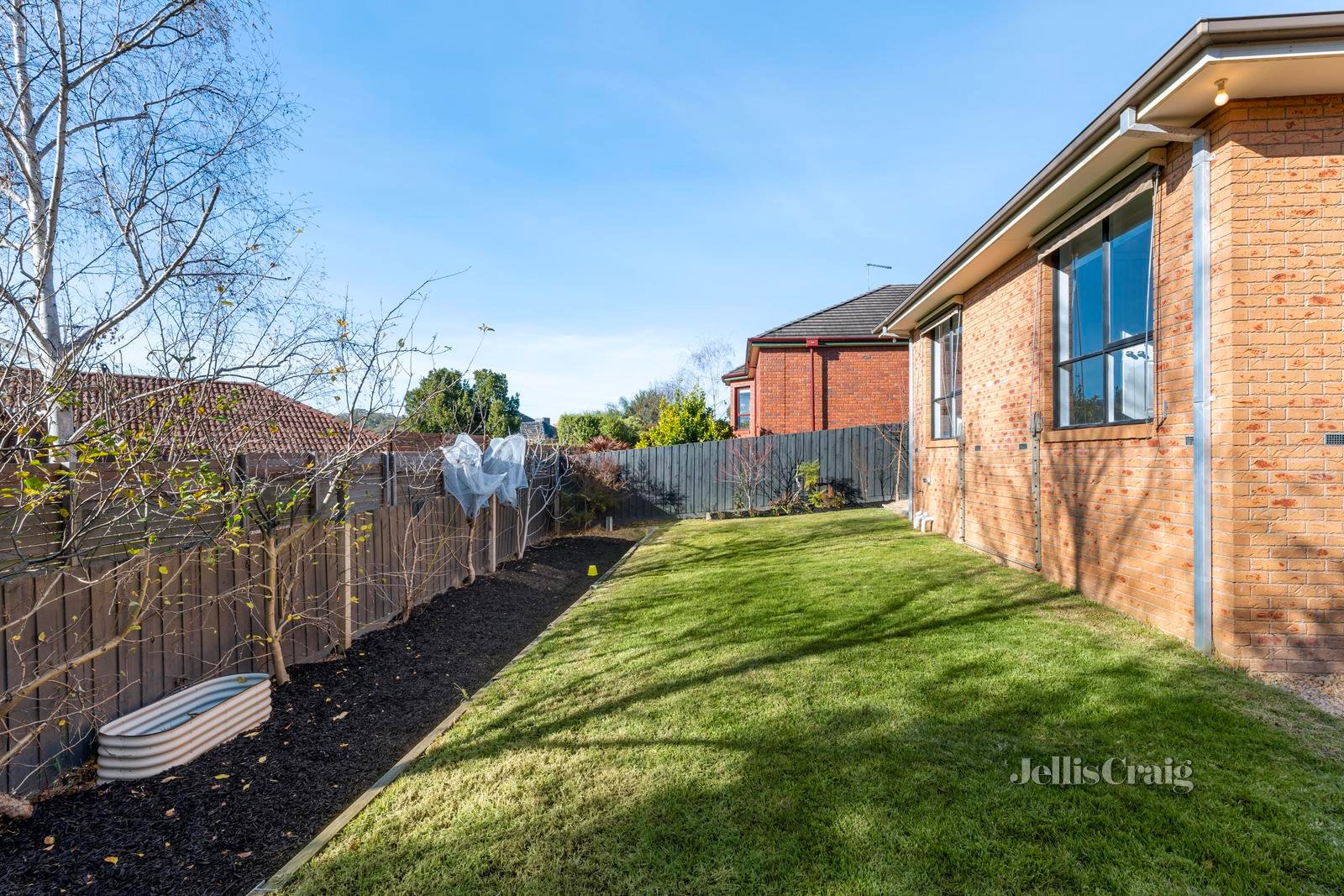 21 Knee Lane, Croydon North image 13