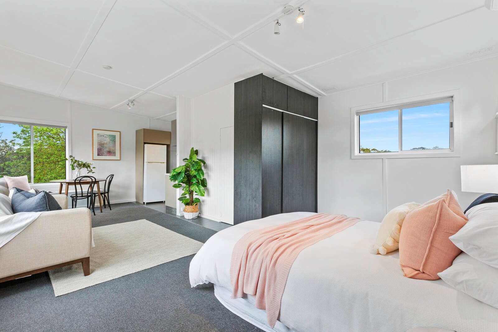 Property Gallery Thumbnail 7