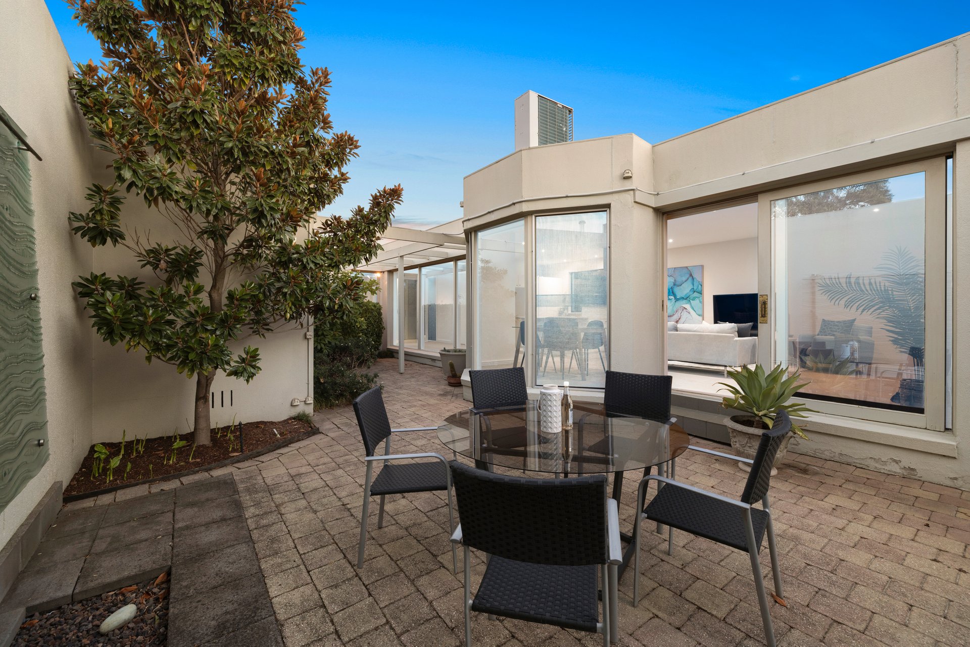 Property Gallery Thumbnail 11