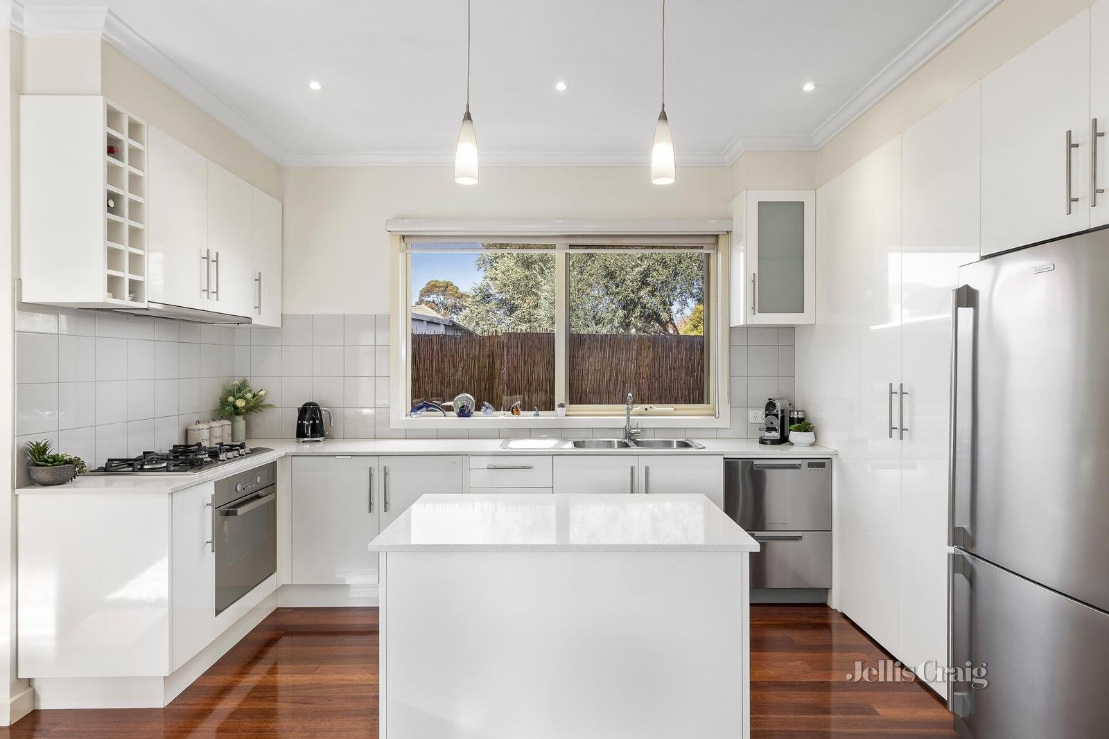 21 Lake Avenue, Pascoe Vale image 4