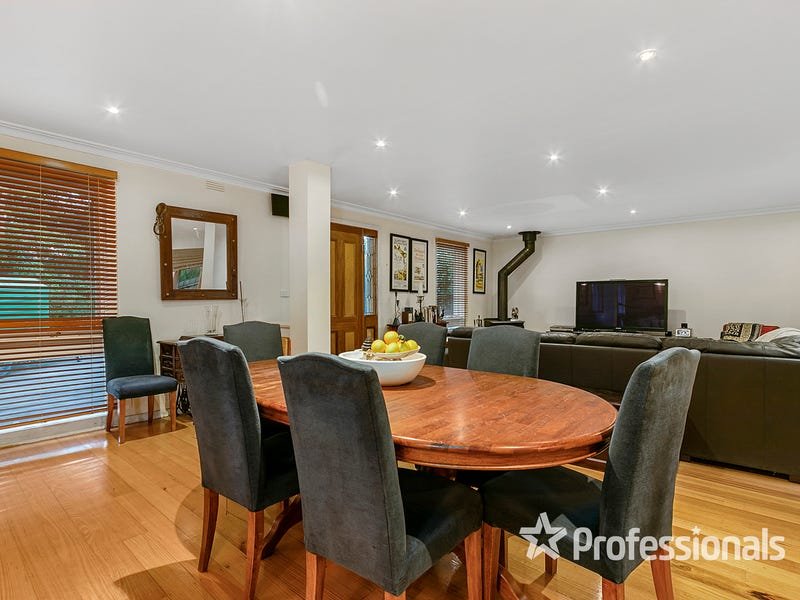 21 Little John Road, Warranwood image 8