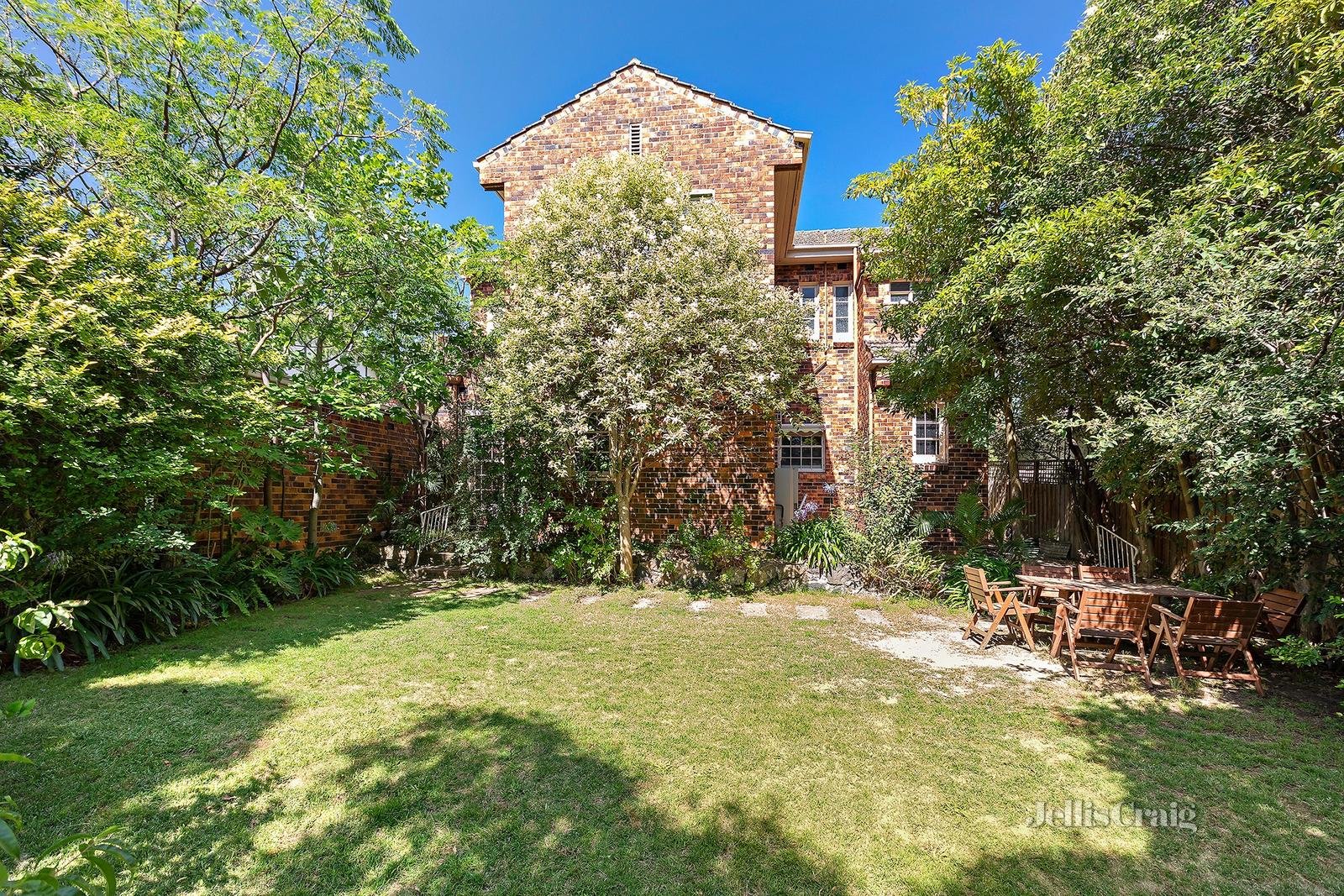 21 Lockhart Street, Camberwell image 5