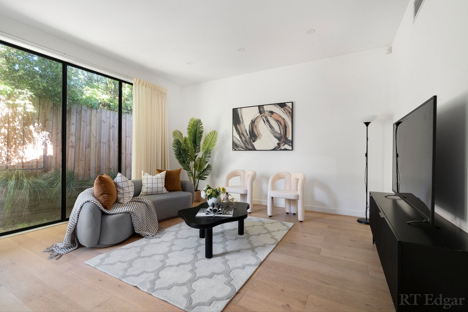 Property Gallery Thumbnail 3